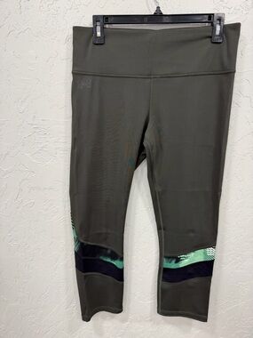 Under Armour HeatGear Olive Green Cropped Leggings Printed Panels Large